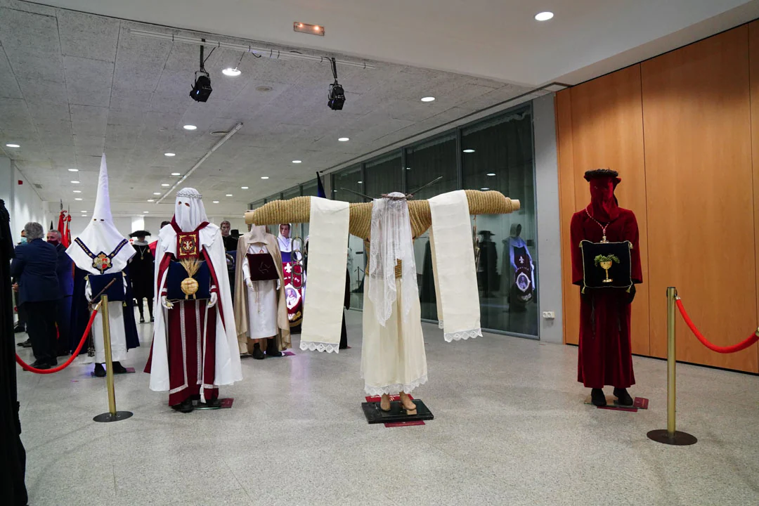 La exposición 'Procesión' se puede contemplar en el Palacio de Congresos de Salamanca 