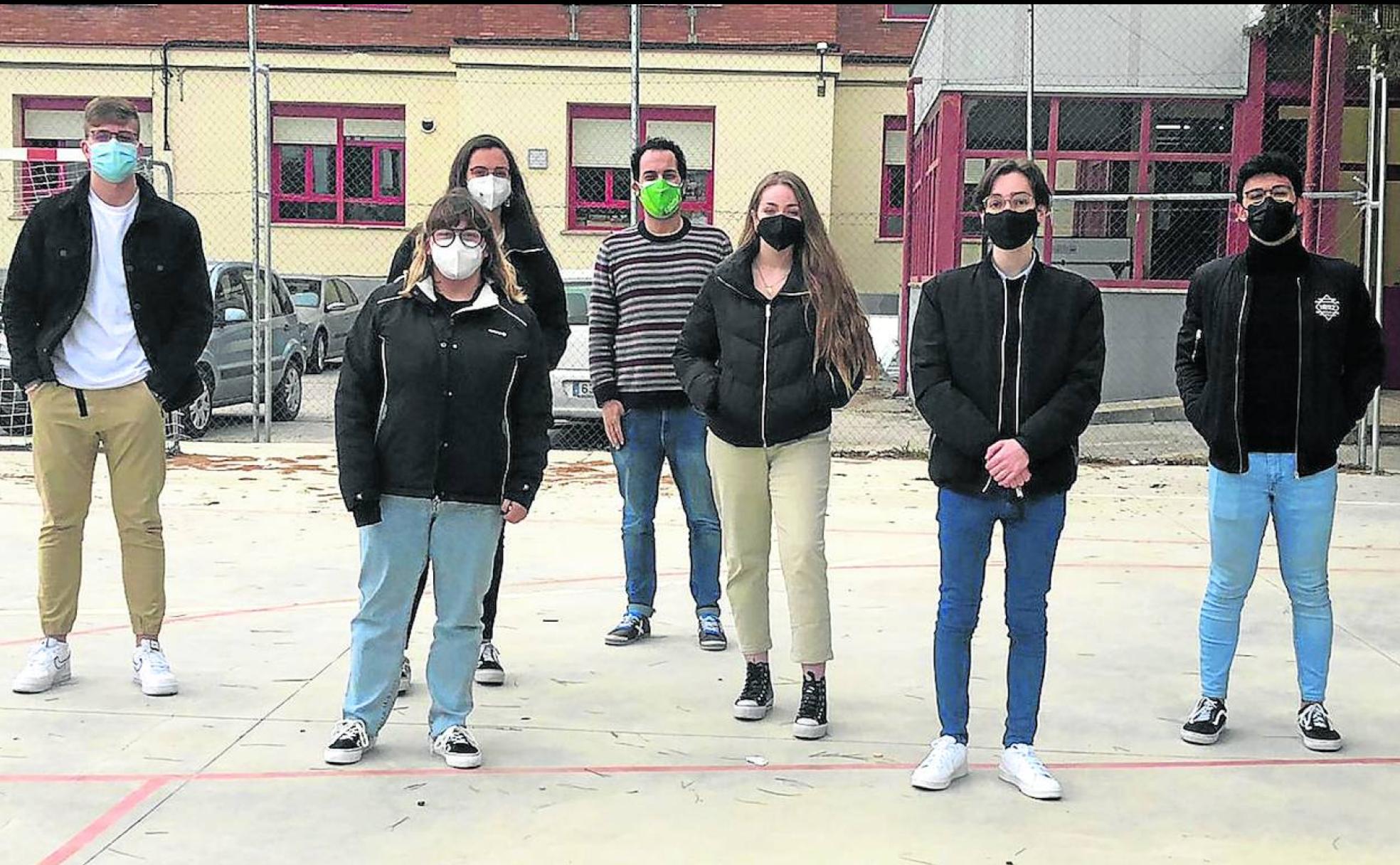 Los siete alumnos que han conseguido el éxito. 