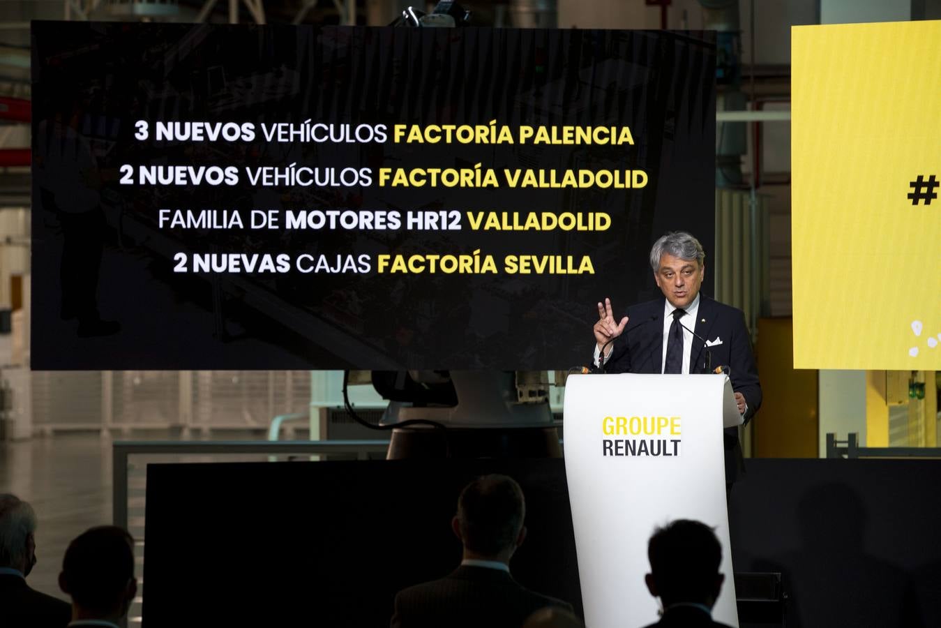 Fotos: El Rey visita la fábrica de Renault en Palencia