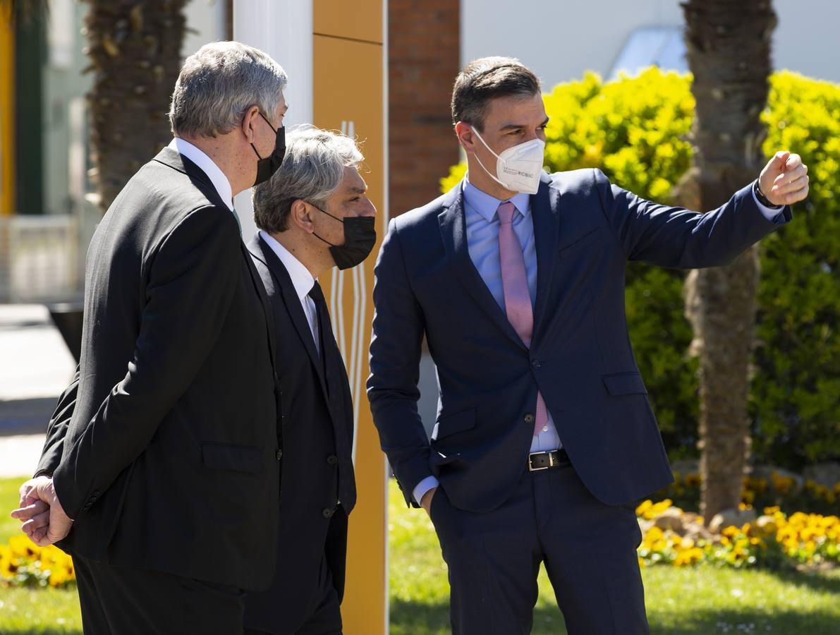 Fotos: El Rey visita la fábrica de Renault en Palencia