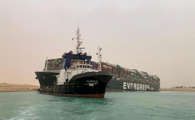 Suez, de la excavadora a la draga
