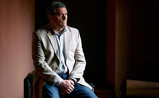 Pedro Pascual Muñoz, procurador de Por Ávila en las Cortes. La mascarilla solo se retiró para la foto, en una estancia ventilada. 