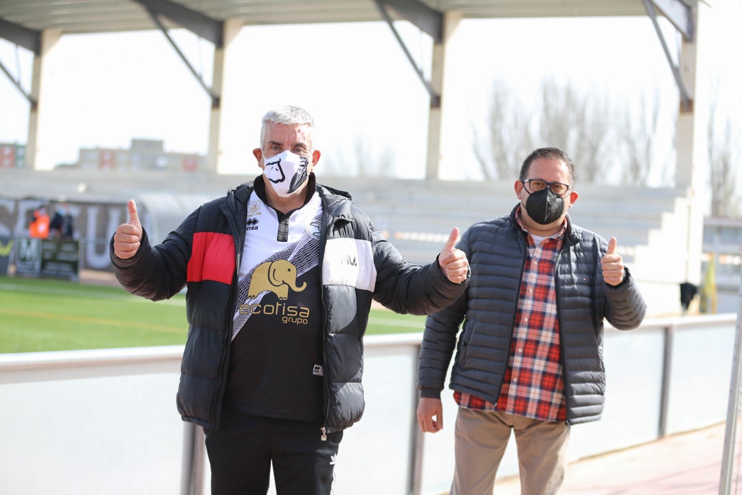 La afición arropó a Unionistas dentro y fuera del campo