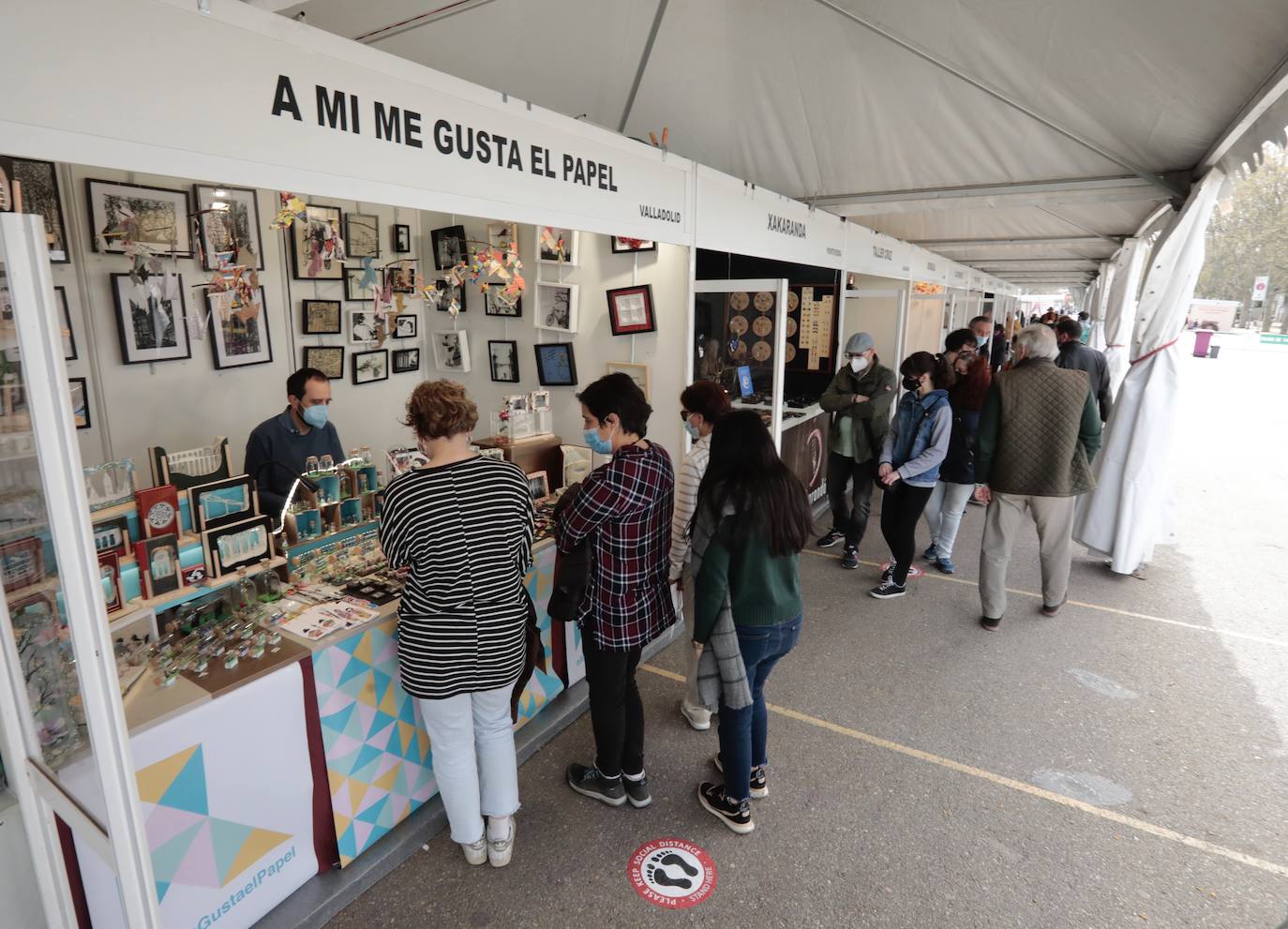 El paseo central del Campo Grande acoge entre el 31 de marzo y el 4 de abril la Feria de Artesanía de Valladolid. 