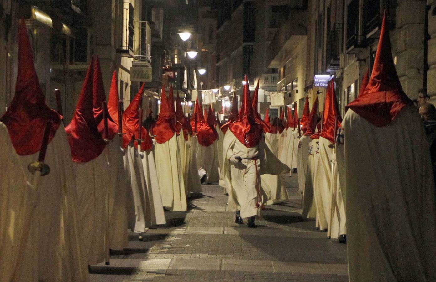 2016 Procesión del Cristo de las Mercedes saliendo de la Iglesia de Santiago.