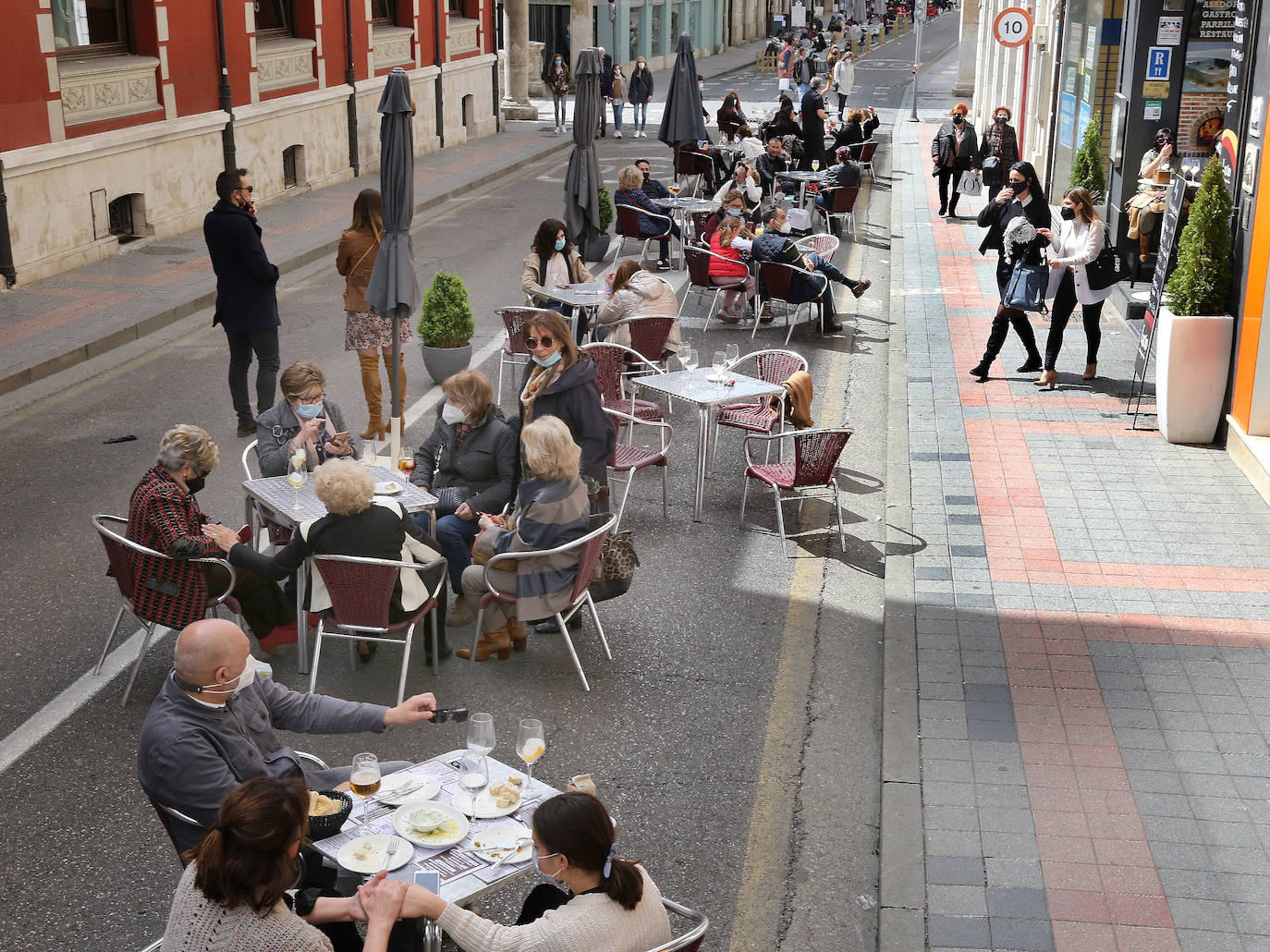 Fotos: Las terrazas, un imprescindible para bares y restaurantes en Palencia