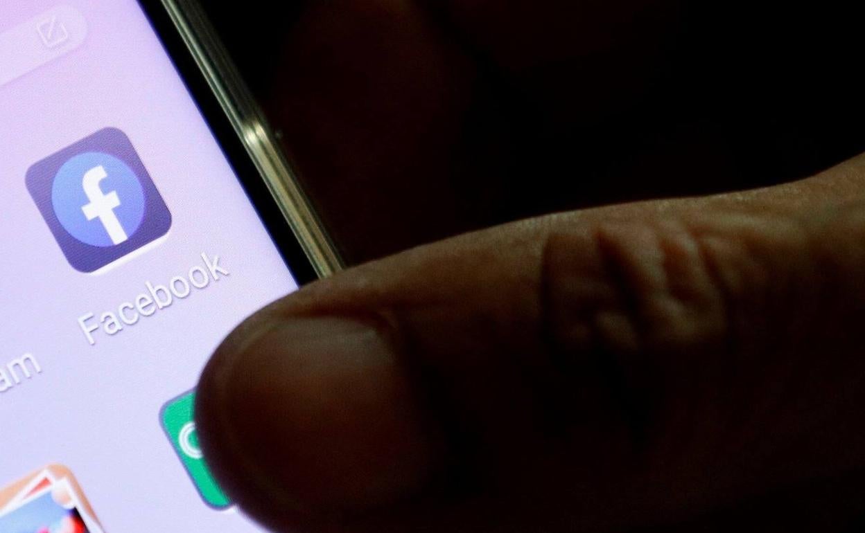 La aplicación de Facebook en una imagen de archivo.