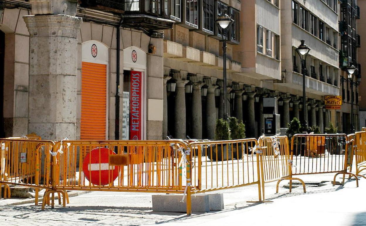 Obras de pavimentación en la calle de la Pasión