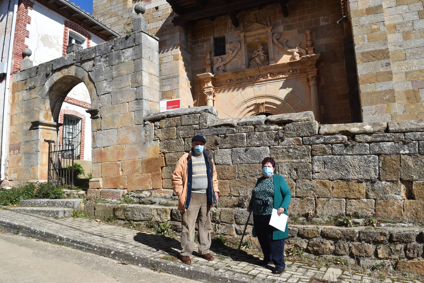 Fotos: La iglesia de Barrio de Santa María luce restaurada