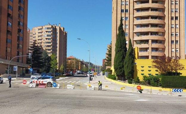 Cortada al tráfico la subida a Parquesol por Hernando de Acuña 