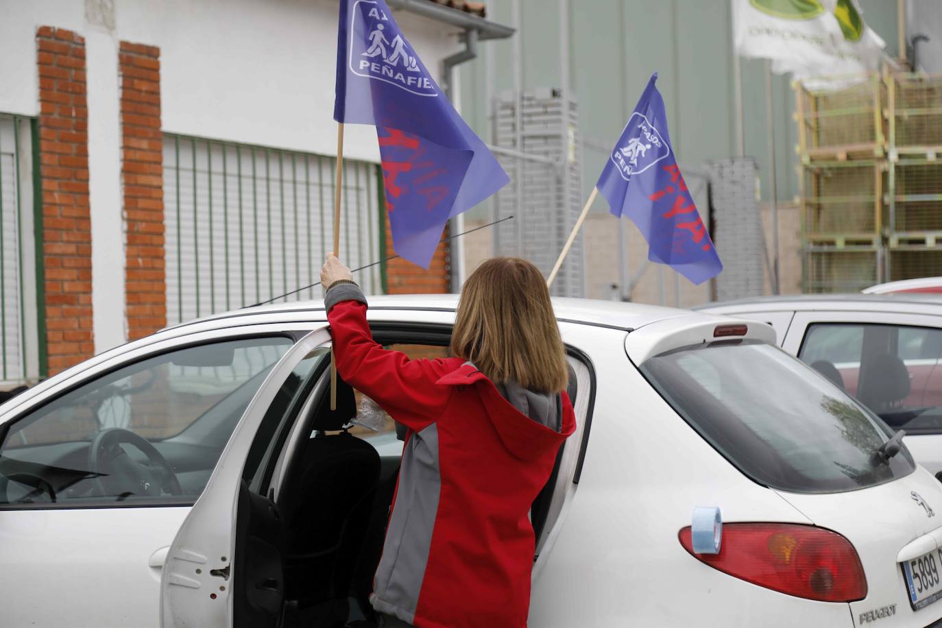 Los coches se echan a la calle para reivindicar la Autovía del Duero. 