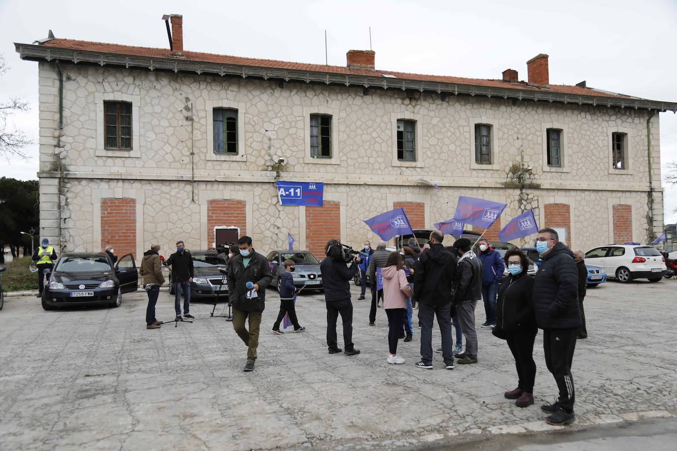 Los coches se echan a la calle para reivindicar la Autovía del Duero. 