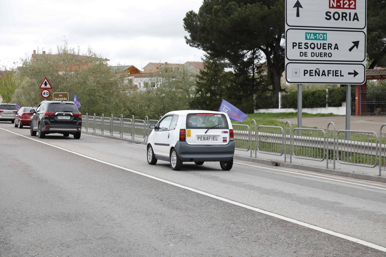 Los coches se echan a la calle para reivindicar la Autovía del Duero. 