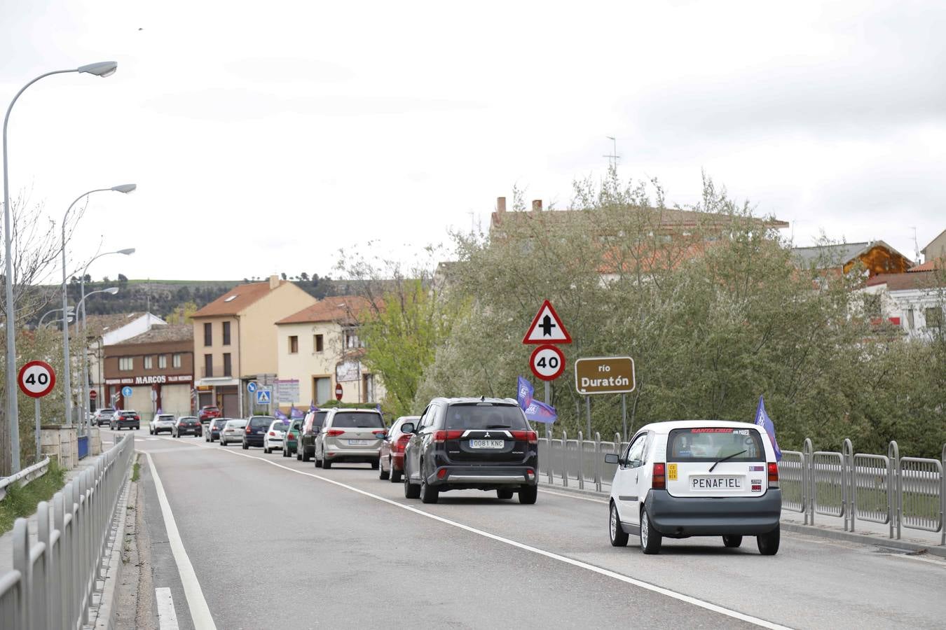 Los coches se echan a la calle para reivindicar la Autovía del Duero. 
