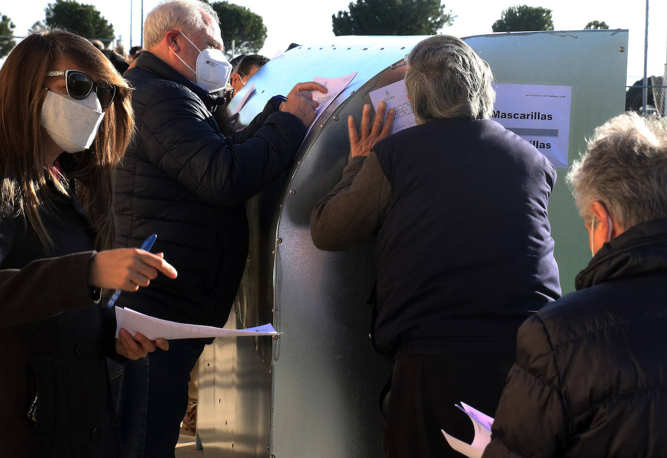 Reparto de mascarillas en Segovia 
