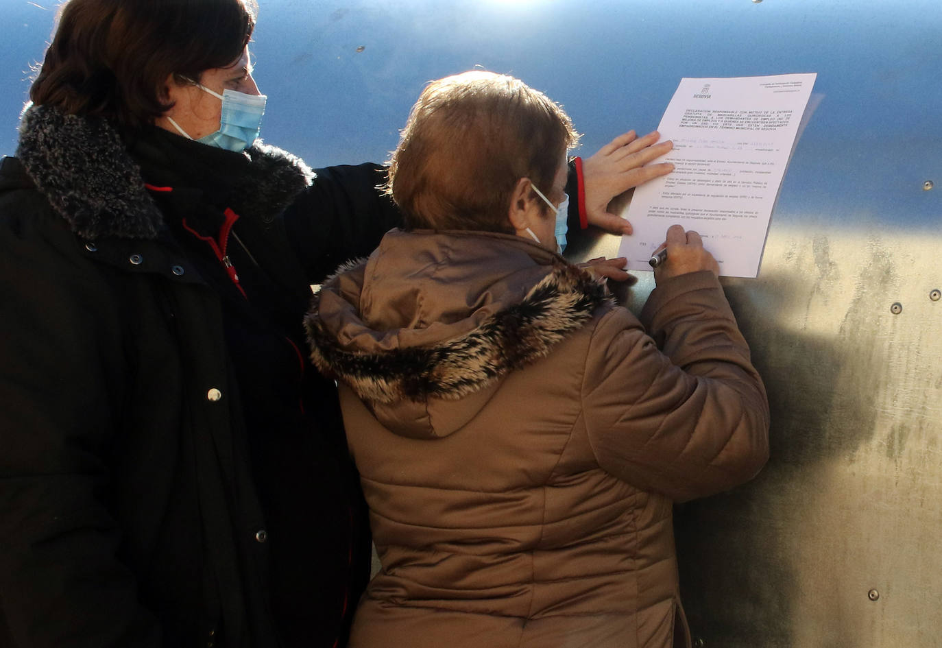 Reparto de mascarillas en Segovia 