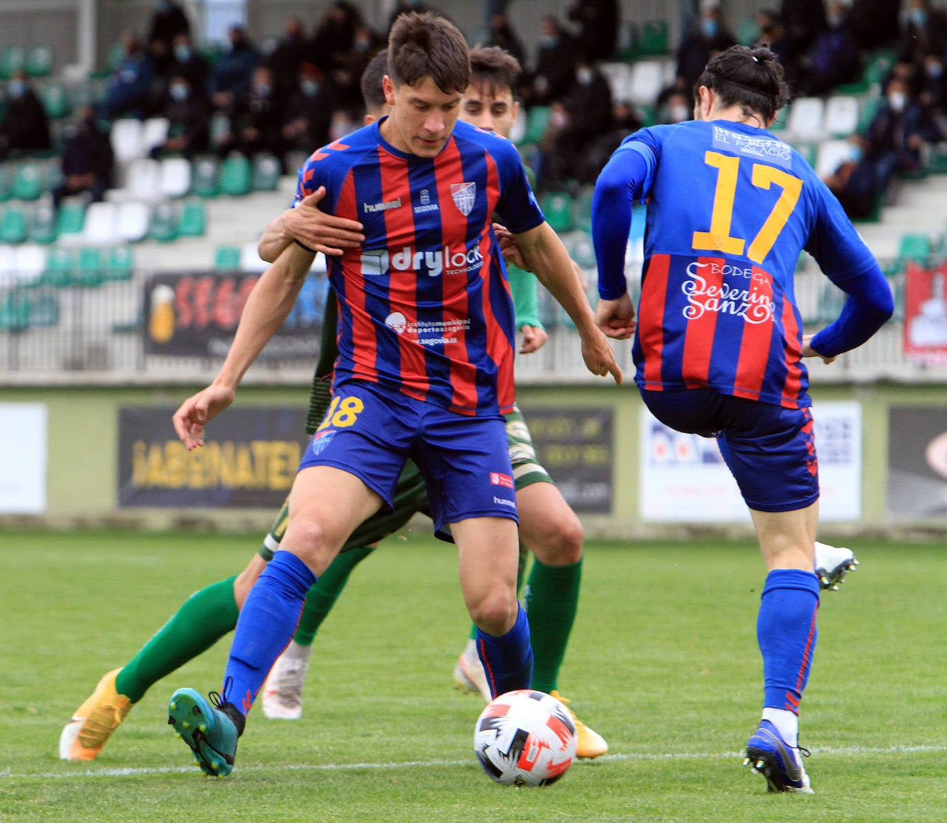 Jugadas del encuentro entre la Segoviana y el Astorga.