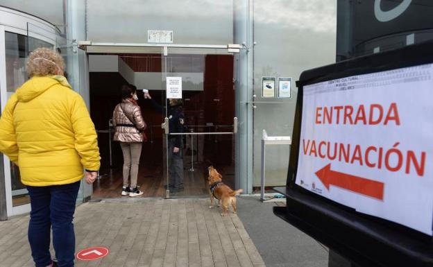 «Cualquier medicamento podría causar efectos secundarios como los de AstraZeneca»