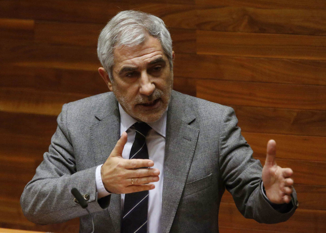 Gaspar Llamazares se vacunó el viernes 9 de abril con AstraZeneca.