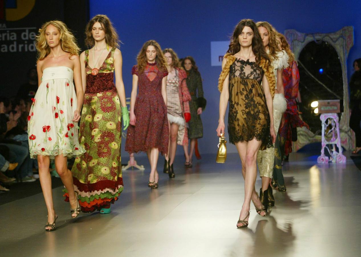 2006. Presentación de su colección para la temporada Otoño-Invierno 2006-07 en la Pasarela Cibeles.
