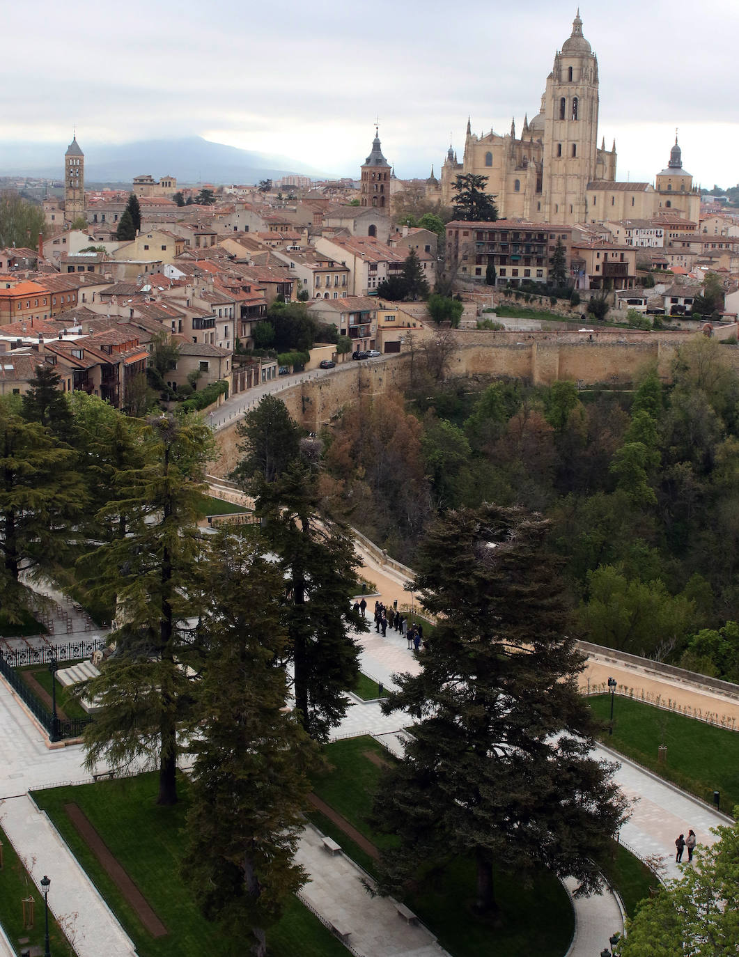 Plaza Reina Victoria Eugenia del Alcázar 