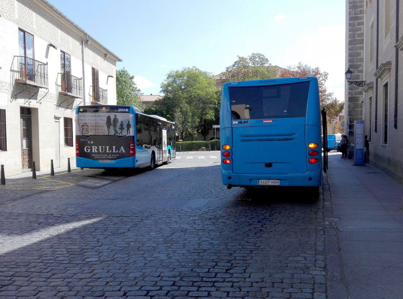 Calle Colón de Segovia, que estará en obras la mañana del lunes.