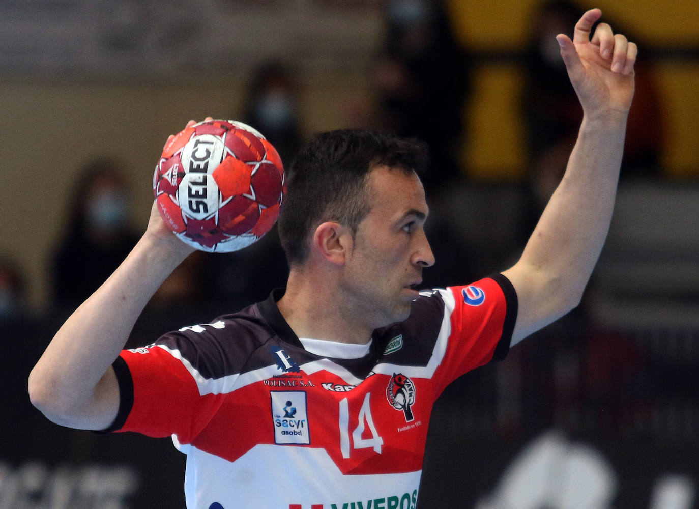 Partido de la Liga Asobal entre el Balonmano Nava y Puente Genil 