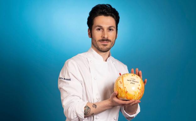 Samuel Naveira, jefe de cocina del restaurante Muna, situado en Ponferrada, la capital de El Bierzo (León). 