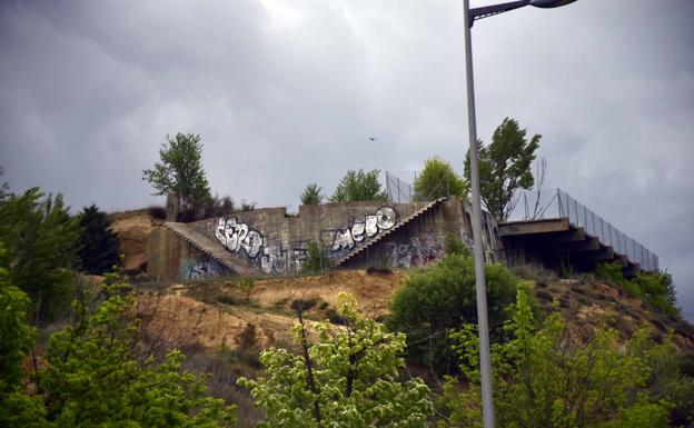 Restos del antiguo chalé de Antonio Alfonso, en la ladera sur de Parquesol.