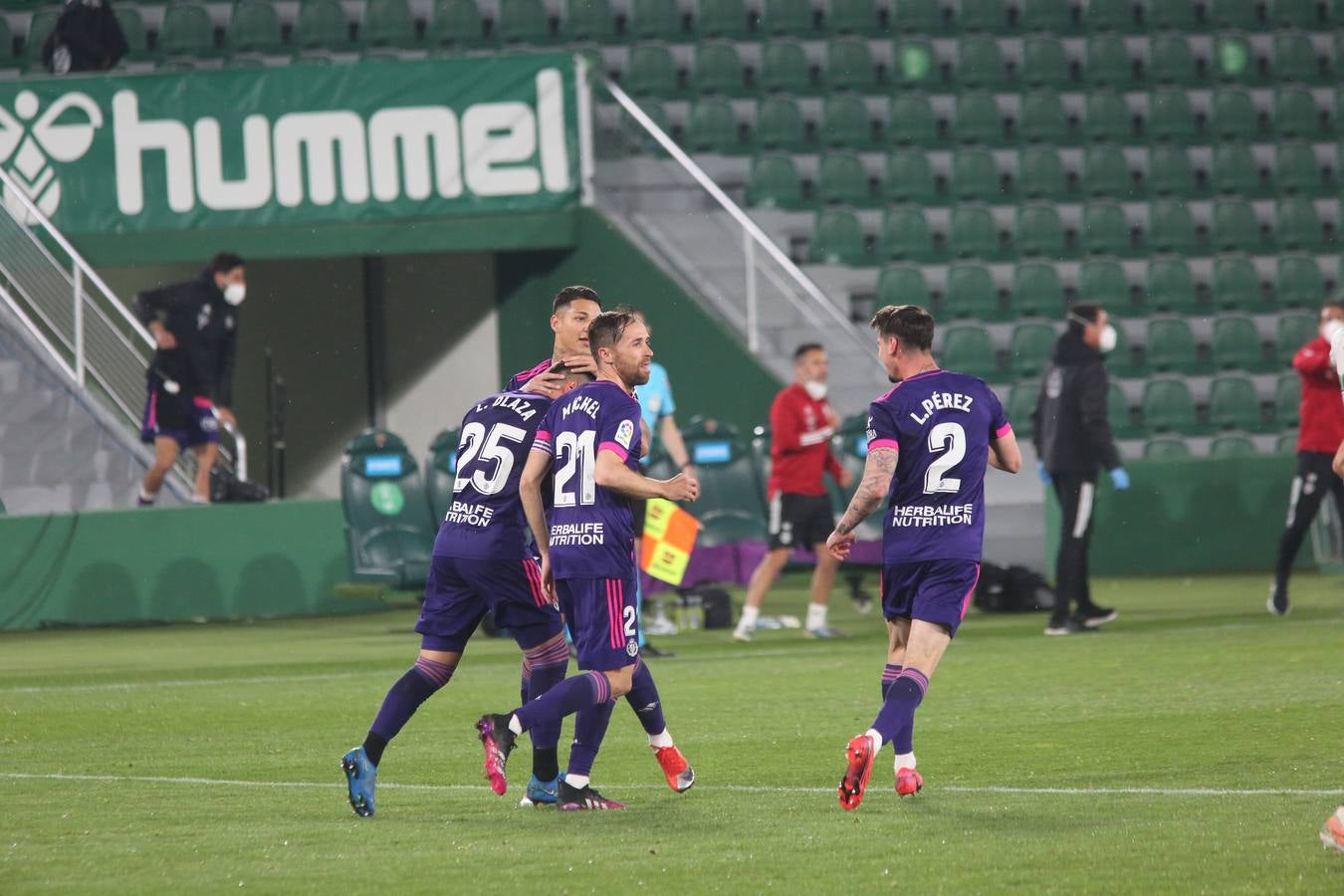 Fotos: El Real Valladolid empata en Elche (1-1)