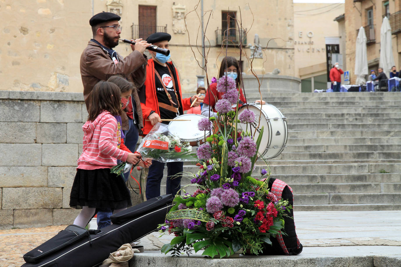 Actos en la plaza de Medina del Campo con motivo del Día de la Comunidad.
