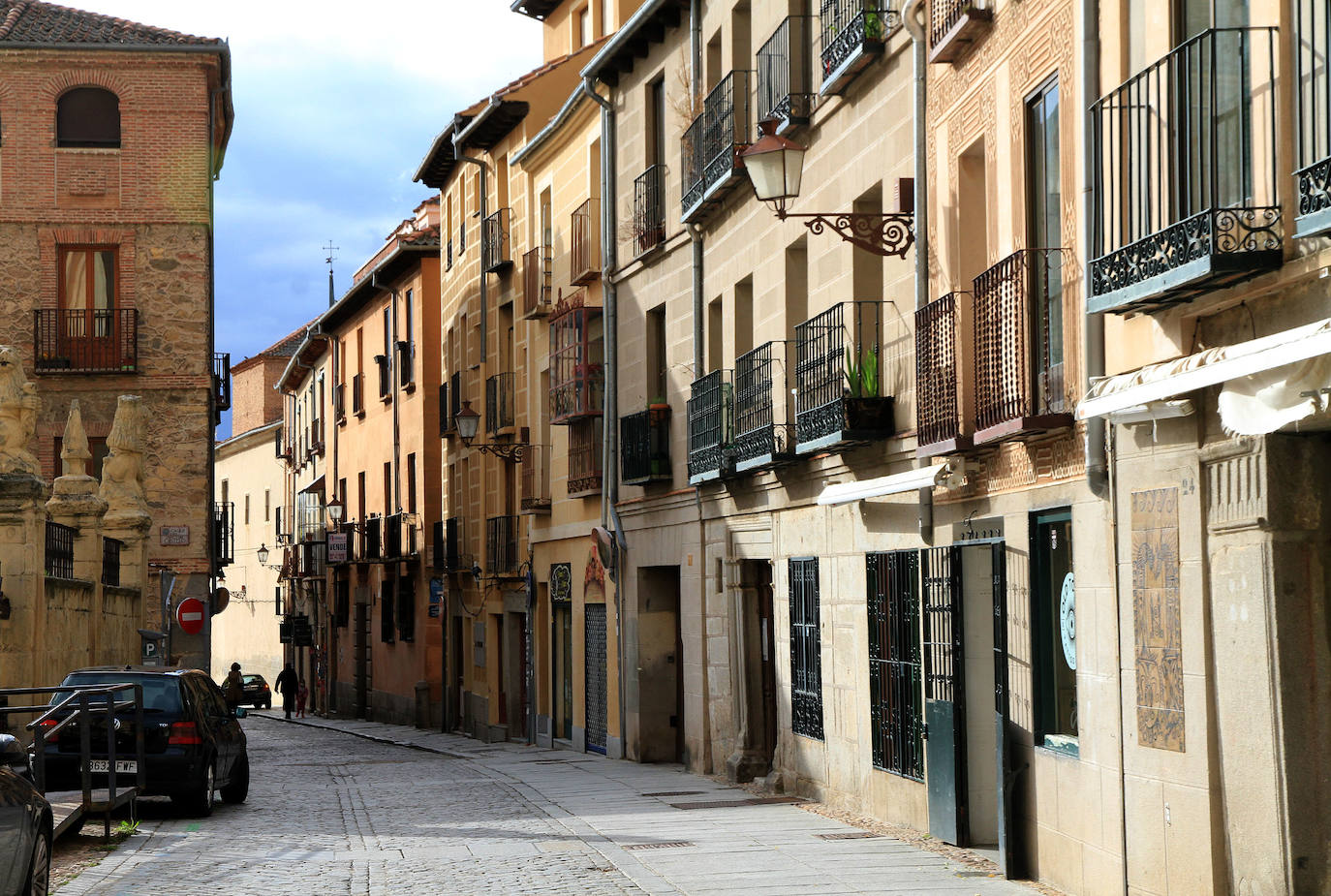 Calle del Recinto Amurallado de Segovia.