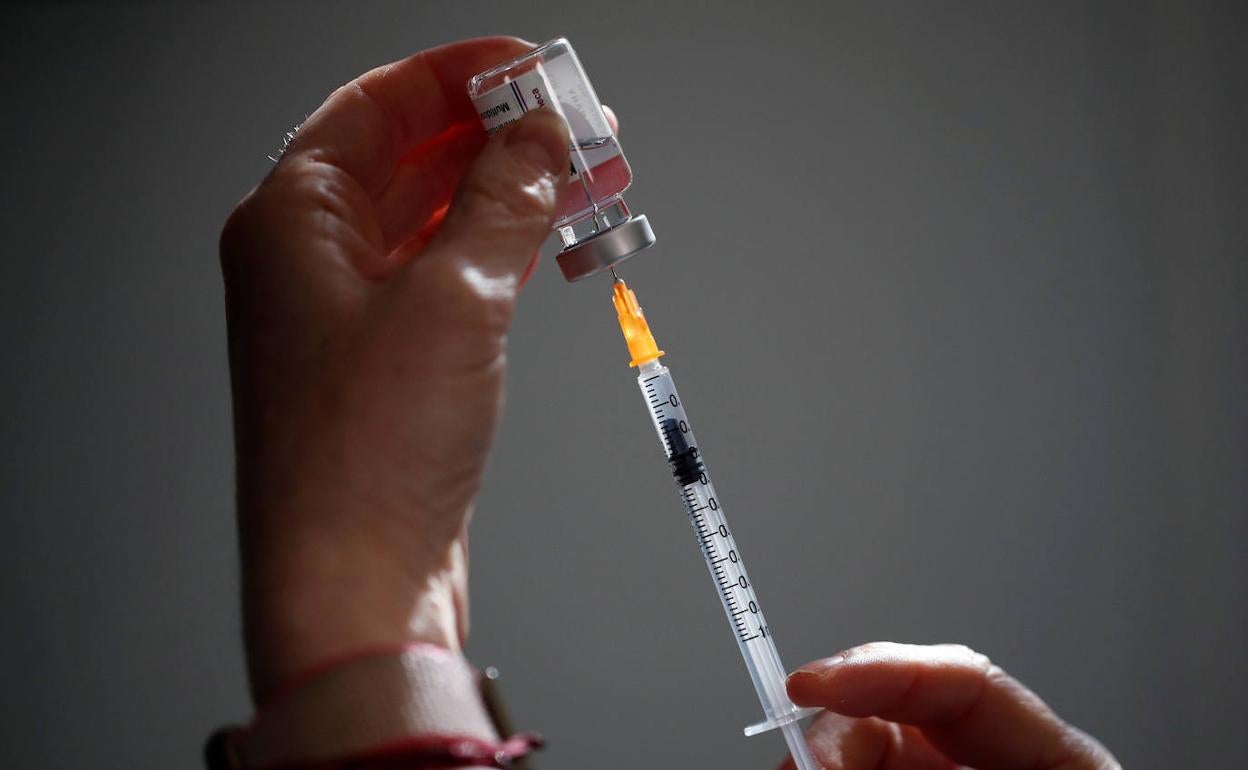 Vacunación con AstraZeneca. 