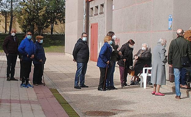 Medina del Campo vacunará este viernes a los nacidos en 1959 y 1960