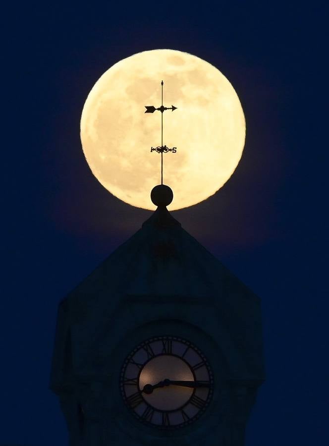Fotos: La superluna rosa deslumbra al mundo