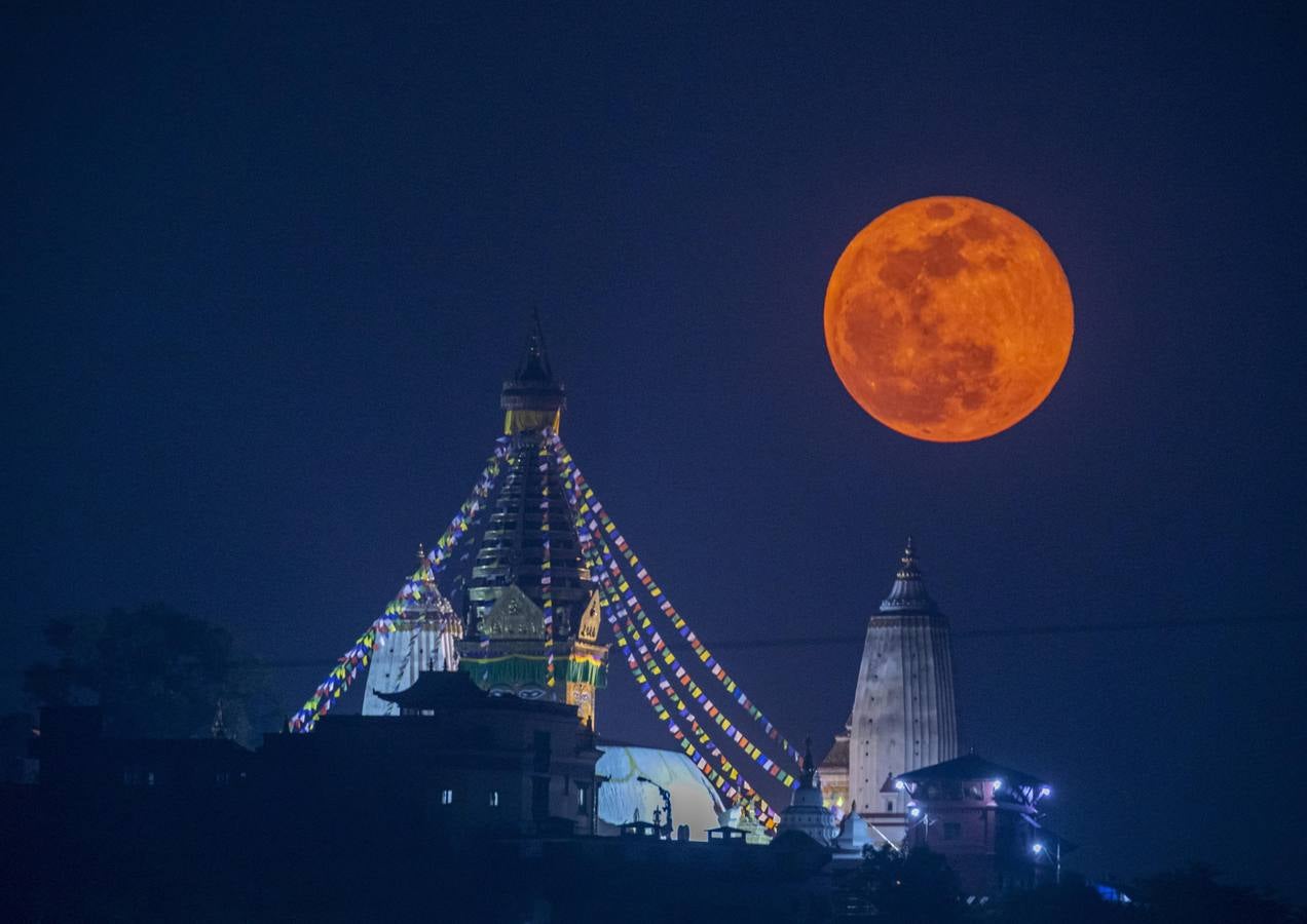 Fotos: La superluna rosa deslumbra al mundo