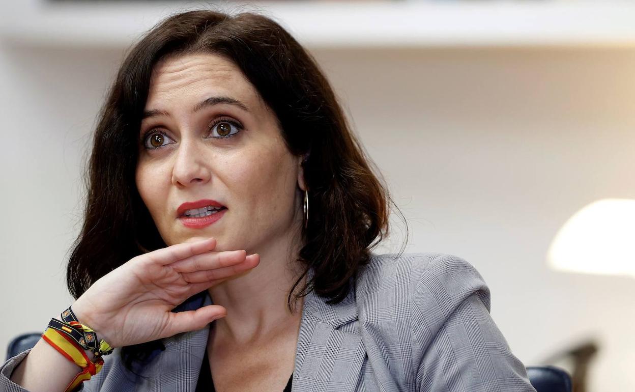Ayuso: «En Madrid puedes cambiar de pareja y no encontrártela; en Ávila no es lo mismo»