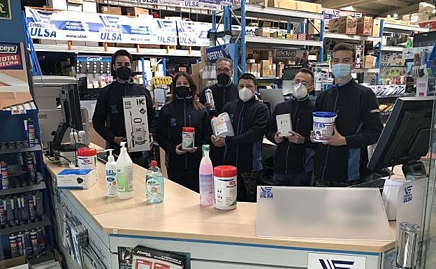 El Departamento de Atención al Cliente de Comercial Ulsa, de izquierda a derecha: Alejandro, Silvia, Albino, Óscar, Andrés y Jesús. 