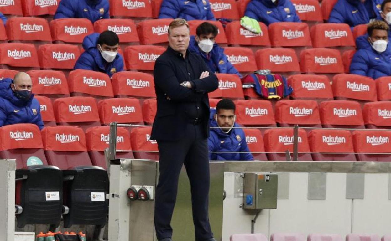 Koeman, sancionado con dos partidos por decirle al cuarto árbitro: «Vaya personaje»