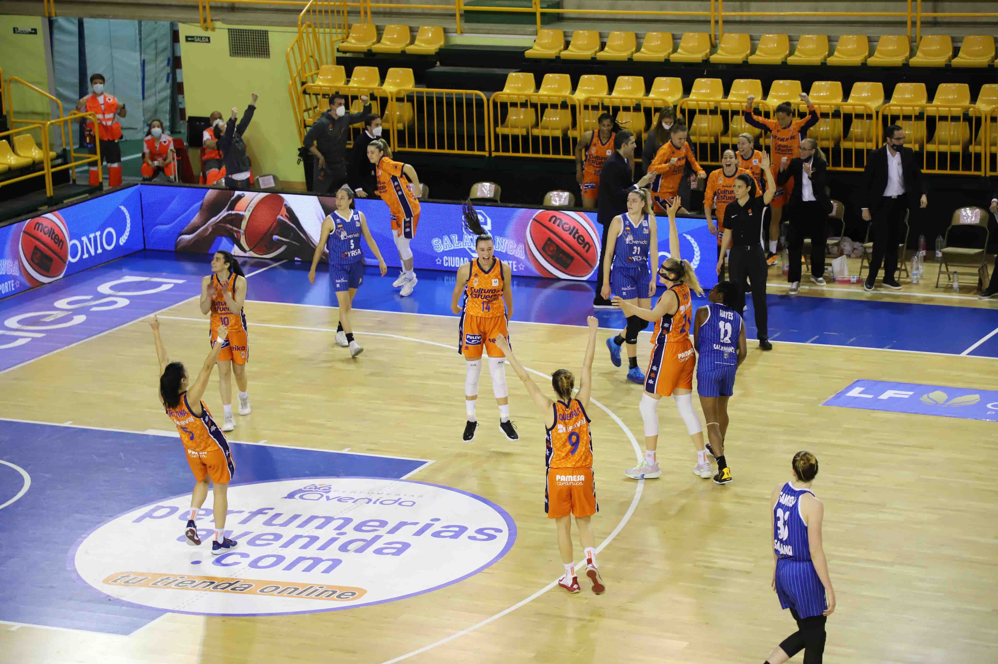 CB Avenida 64-67 Valencia Basket