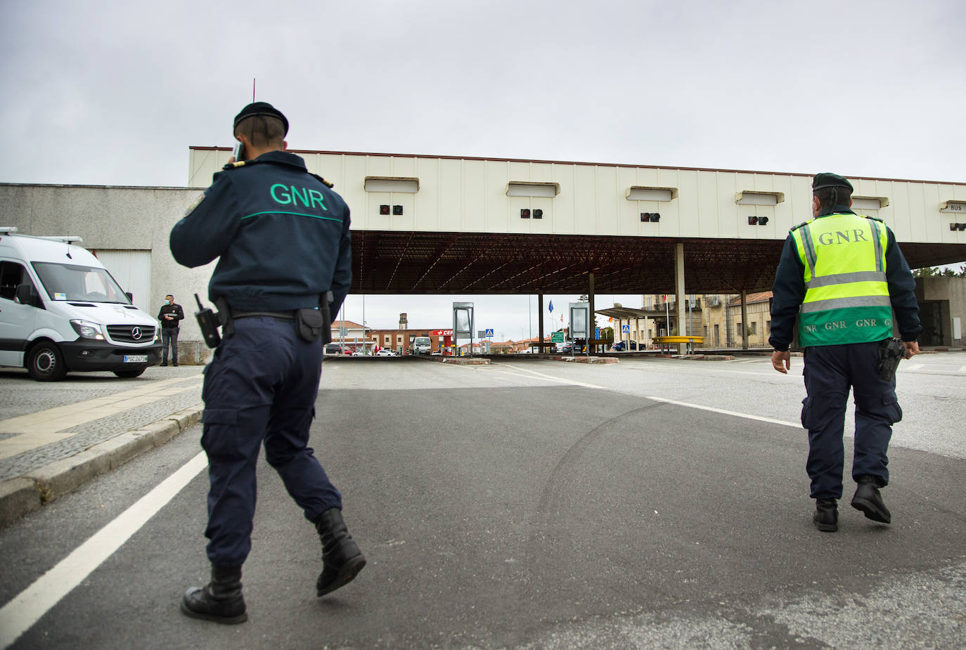 Fotos: Reabre la frontera entre Portugal y España