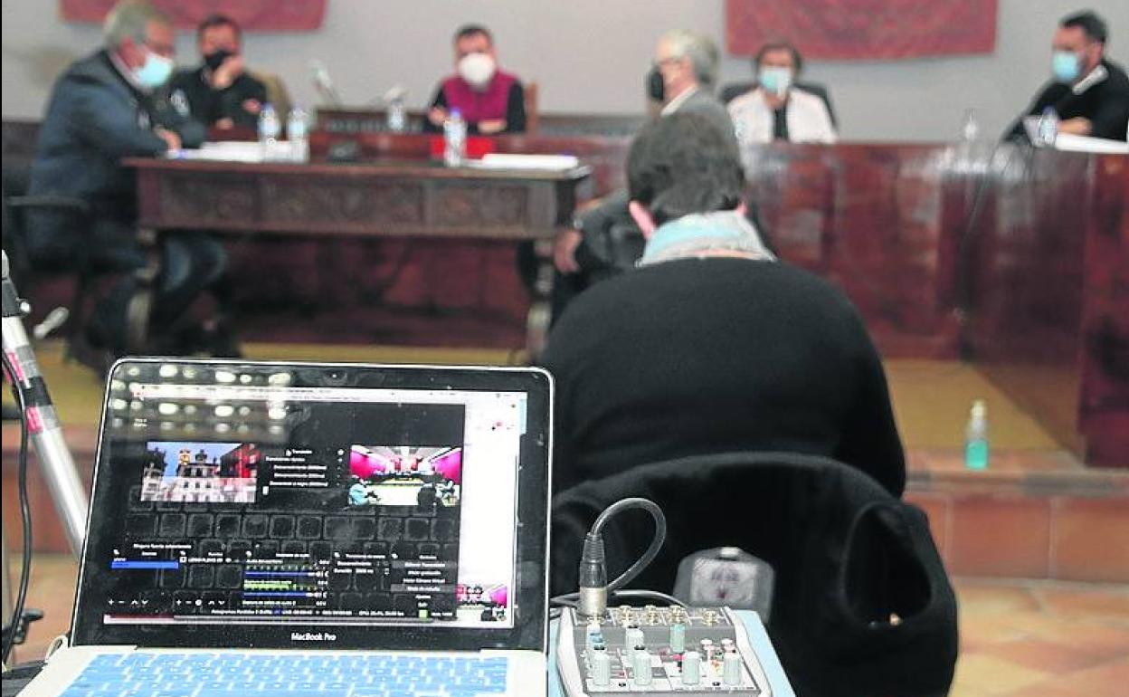 Retransmisión 'on-line' del pleno en el Ayuntamiento de Cuéllar. 