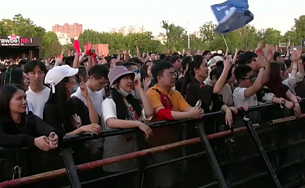 Vídeo: multitudinario festival sin mascarillas ni distancia de seguridad en Wuhan