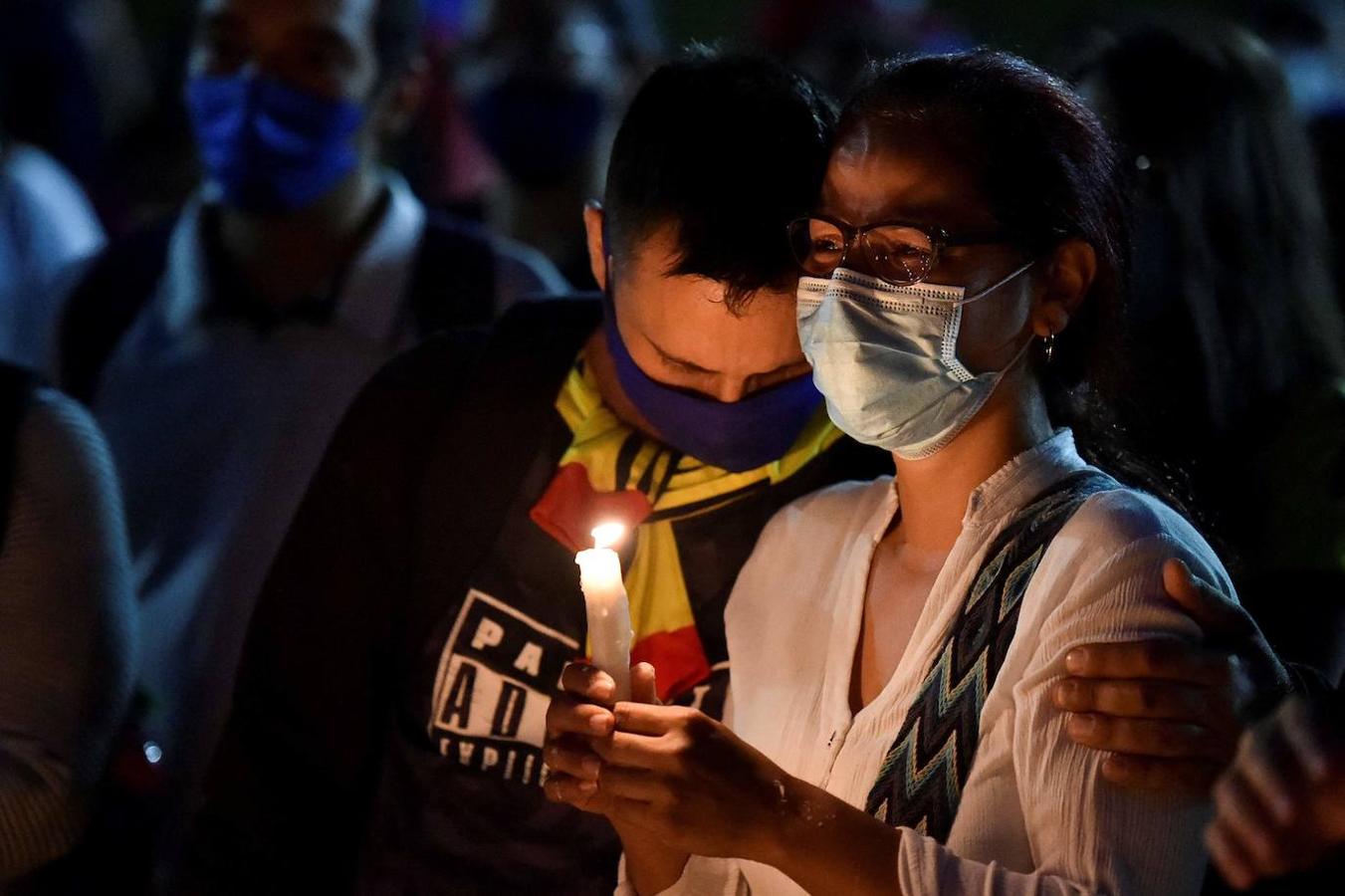 Disturbios en Colombia en contra de la ya retirada reforma tributaria del Gobierno donde han muerto al menos 19 personas.