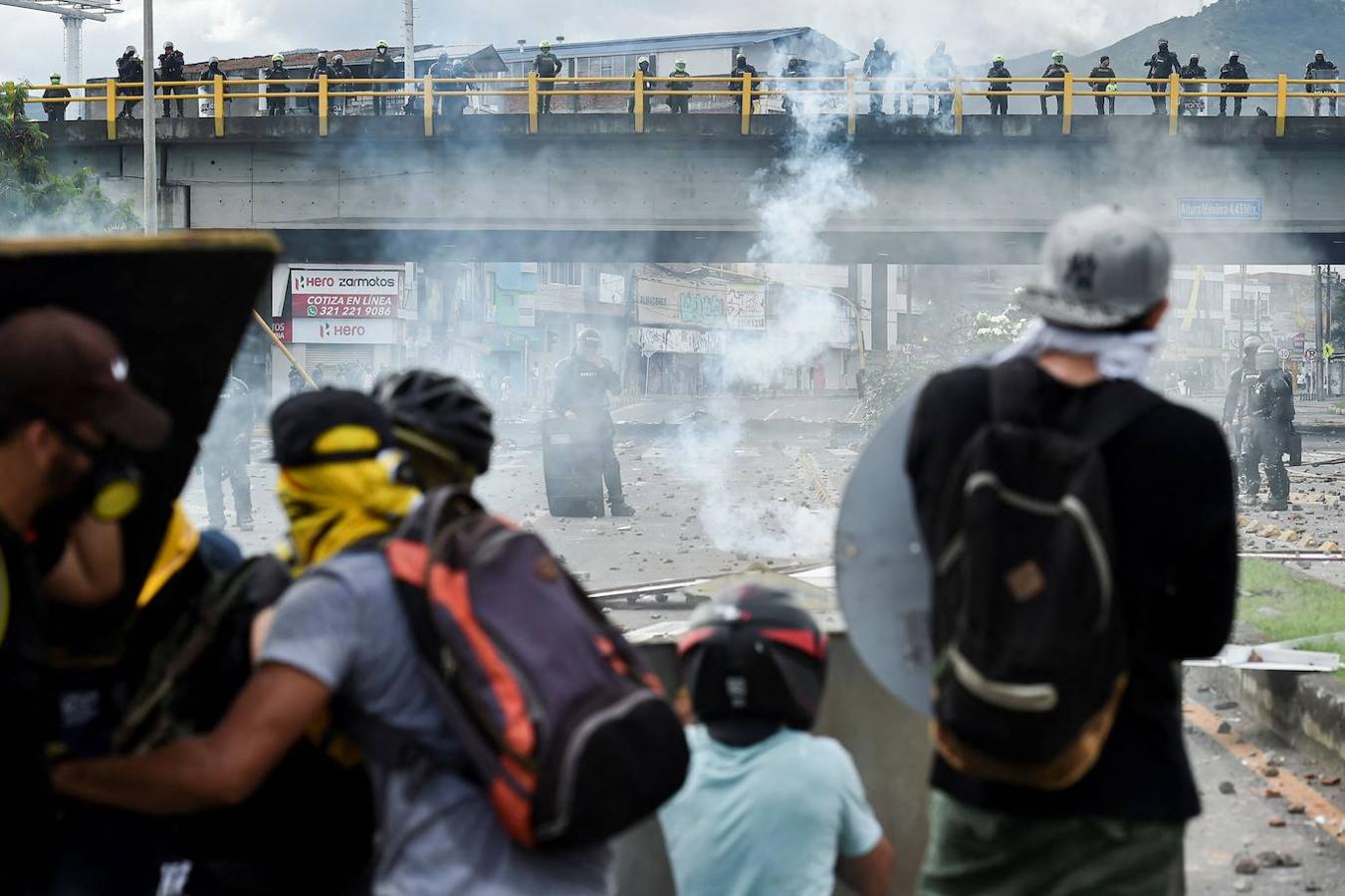 Disturbios en Colombia en contra de la ya retirada reforma tributaria del Gobierno donde han muerto al menos 19 personas.