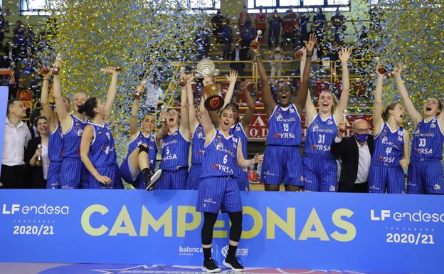 El CB Avenida cierra una temporada de ensueño con su séptima Liga Femenina (76-61)