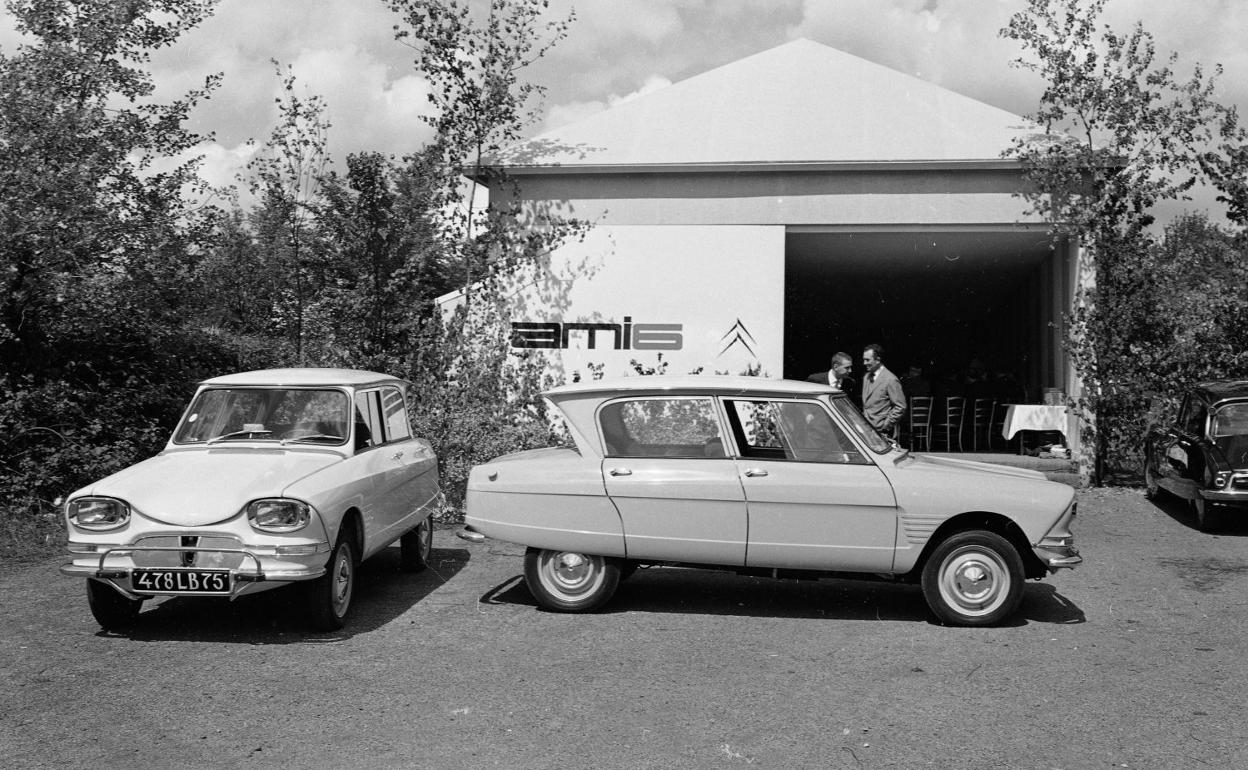 El Ami 6 se presentó a la prensa en abril de 1961 en el aeródromo de Villacoublay