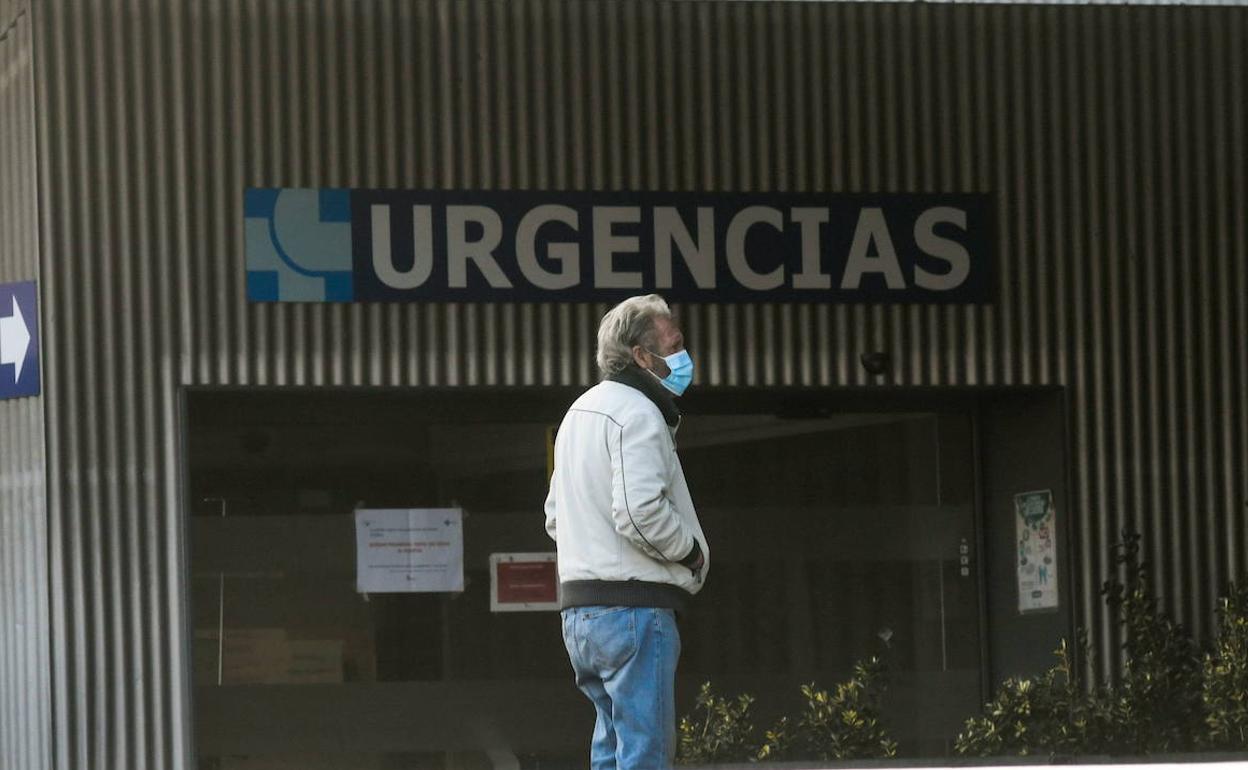 Acceso a urgencias del Hospital Clínico. 