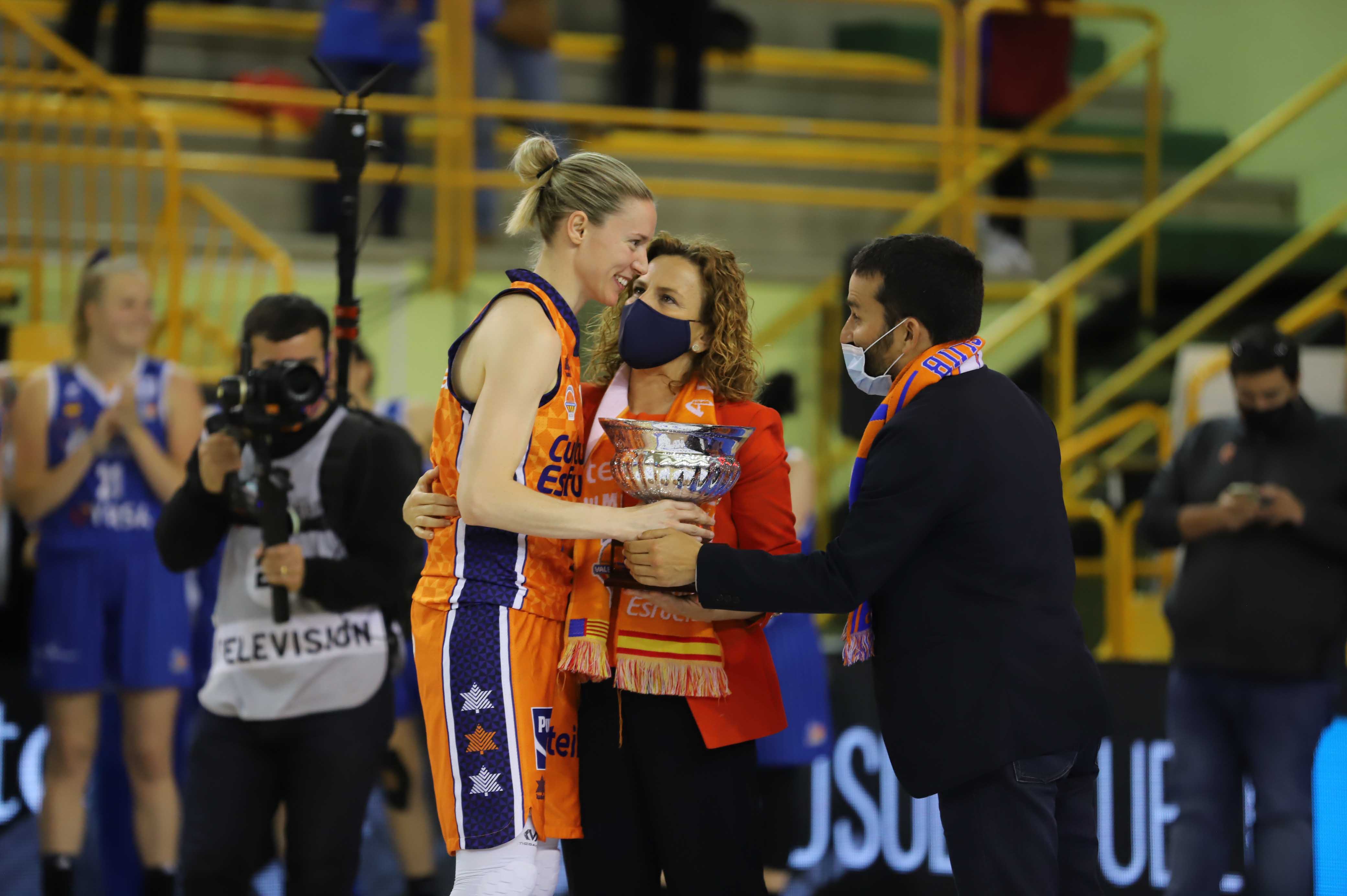 Celebración  del CB Avenida