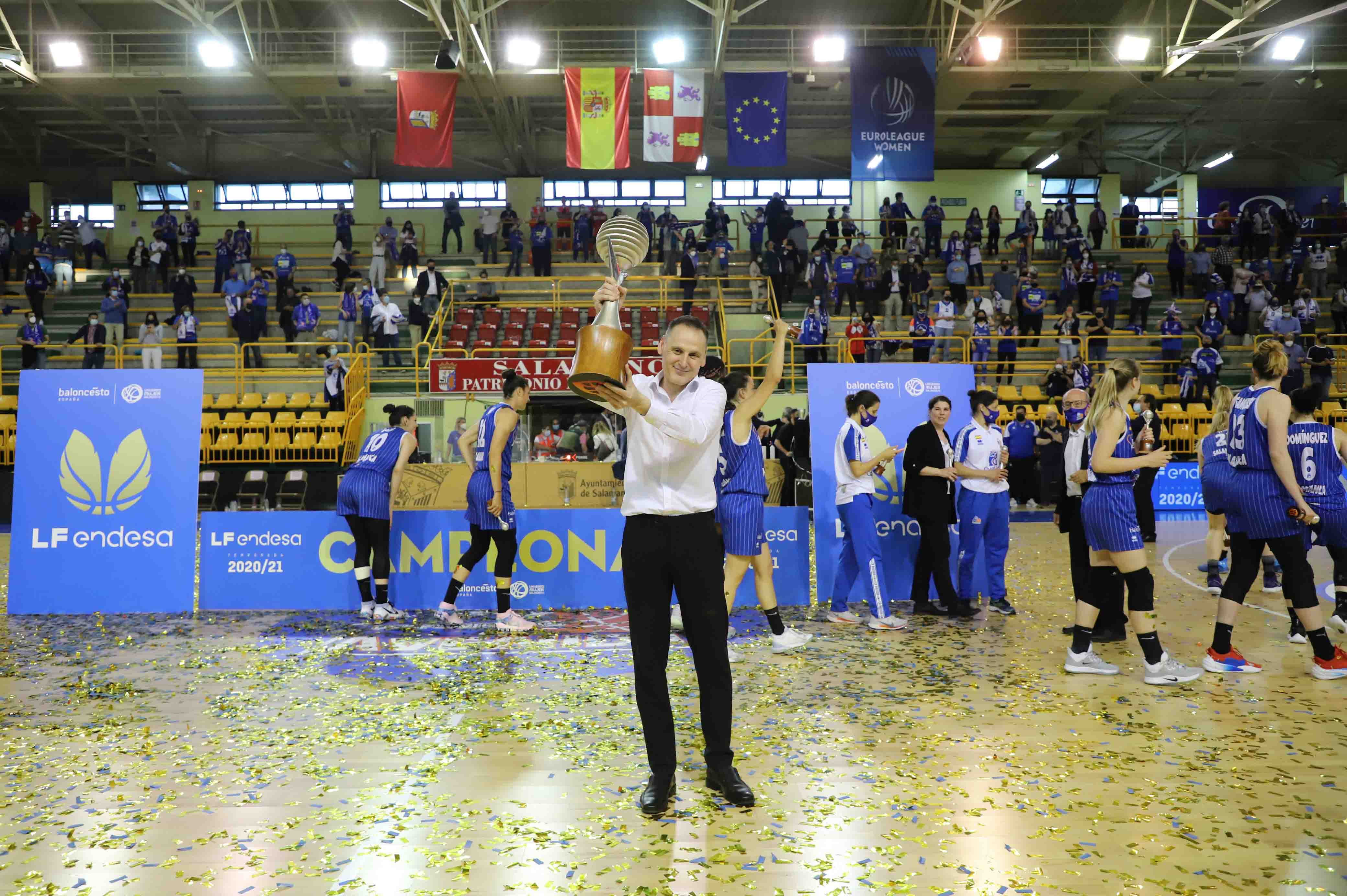 Celebración  del CB Avenida